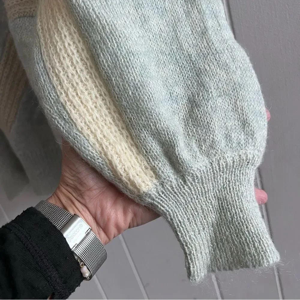 Vintage Mohair Wool Blend Made In Italy Trurtleneck Sweater